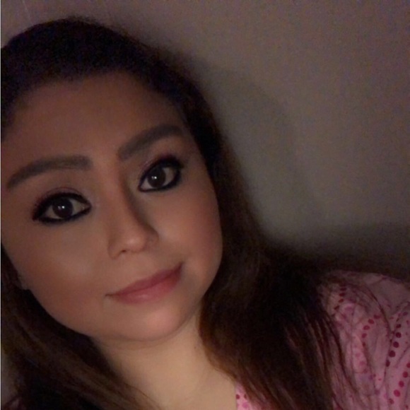 Meet your Posher, Amelia - Picture 3 of 3